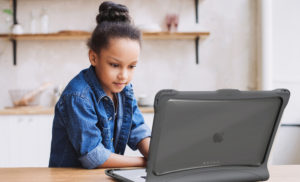 Kid in an online learning setup